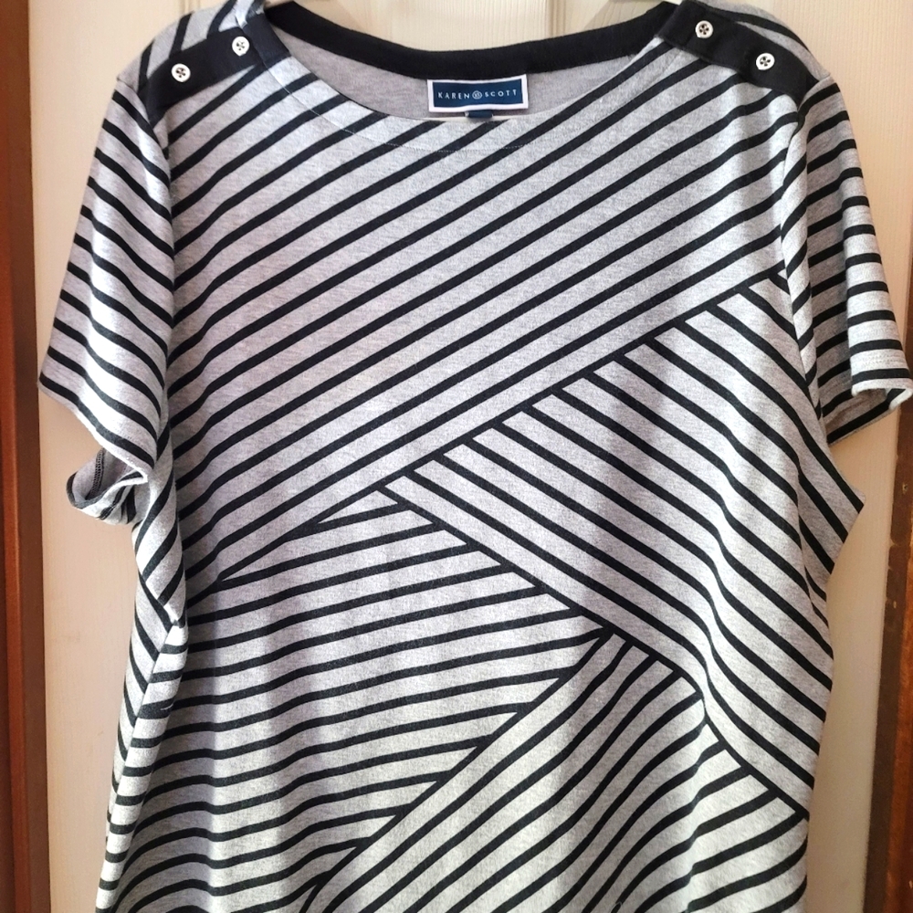 Women's Short Sleeve Top